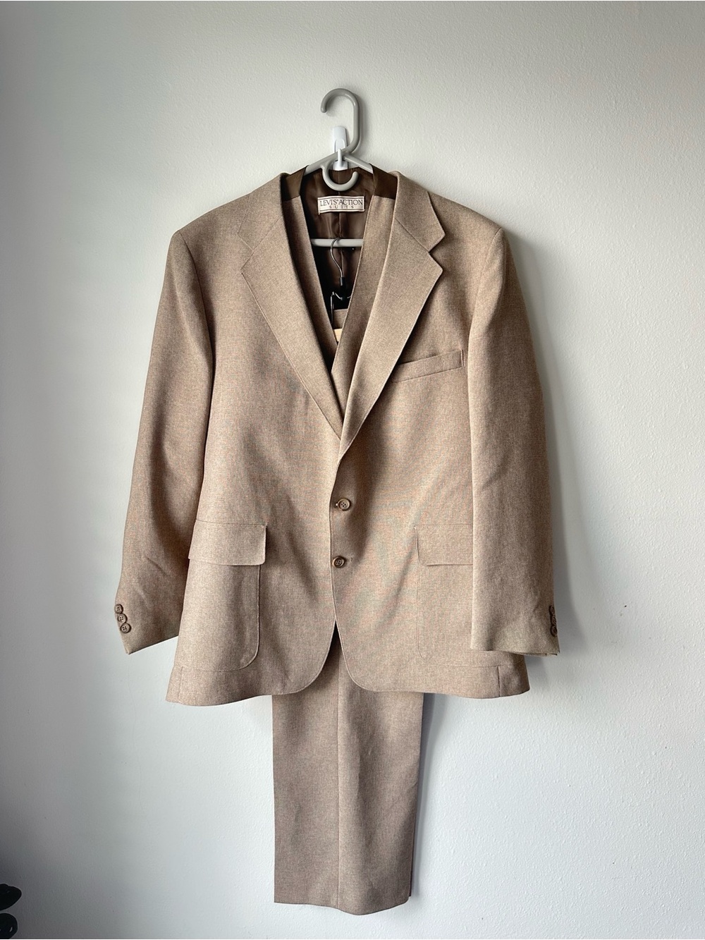 Vintage 70s Levi's Action Suit // 3-Piece Set Blazer Vest Slacks Tan - Size 46R